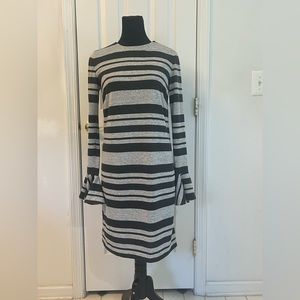 W by Worth dress with fun flattering bell sleeves. Size 4